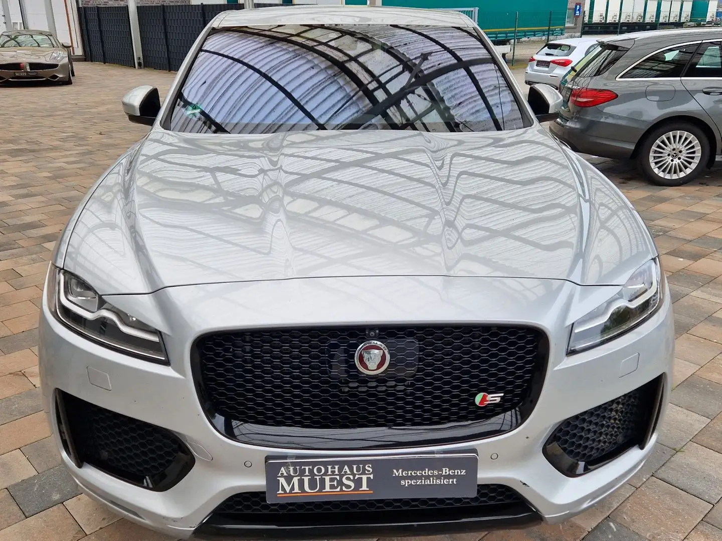 Jaguar F-Pace F-PACE First Edition +Standh+Kamera+Sound LM 22" Silver - 2
