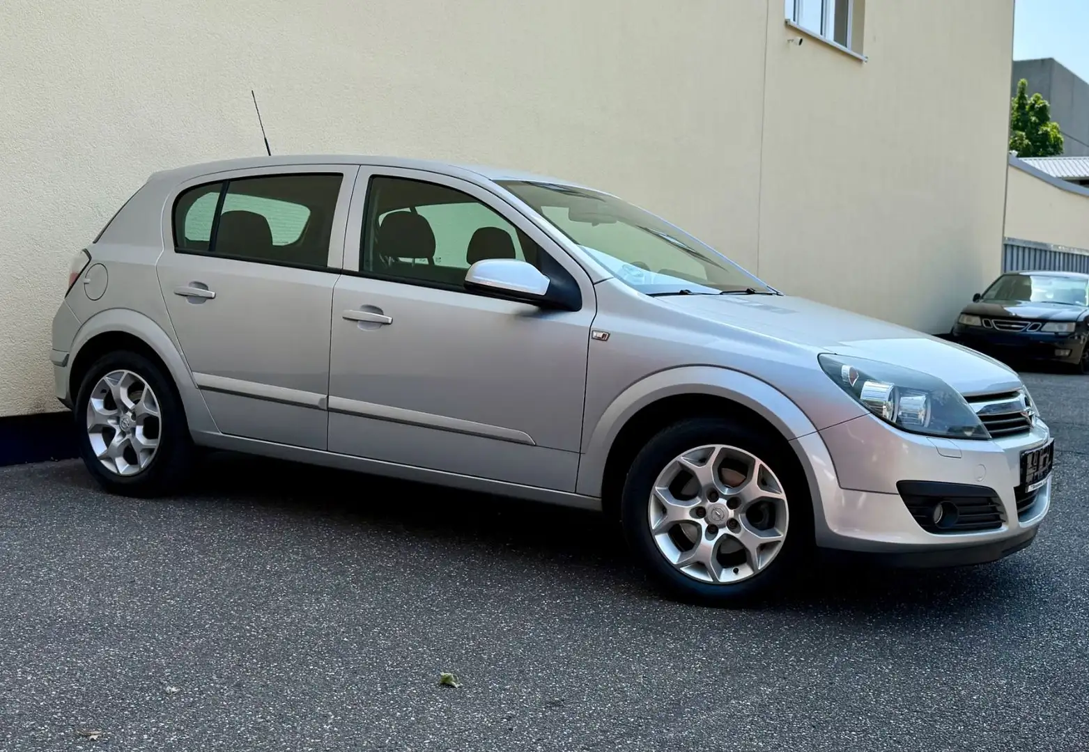 Opel Astra H Lim. Edition AUTOMATIK TÜV GARANTIE Silber - 1