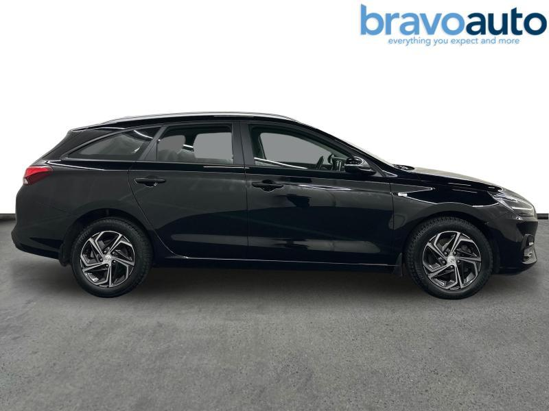 Hyundai i30 SW MHEV AT Comfort — photo 14