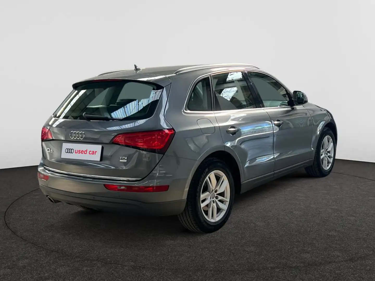 Audi Q5 Audi Q5   2.0 TDI clean diesel  110(150) kW(ch) 6  Grijs - 2