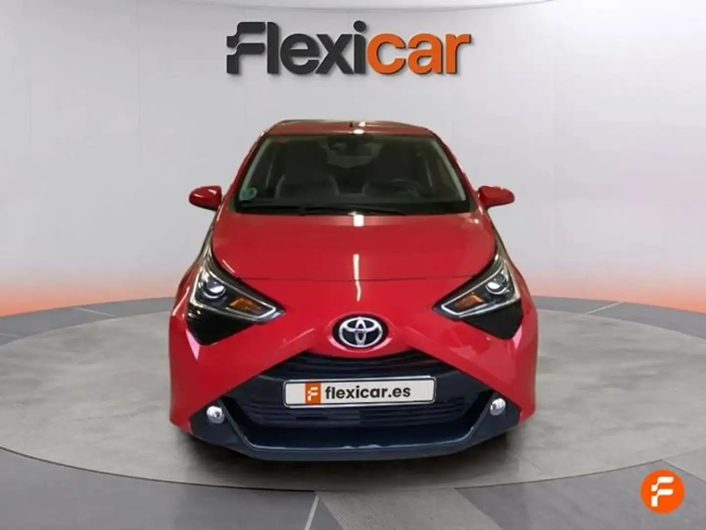 Toyota Aygo 1.0 70 x-cite Rouge - 2