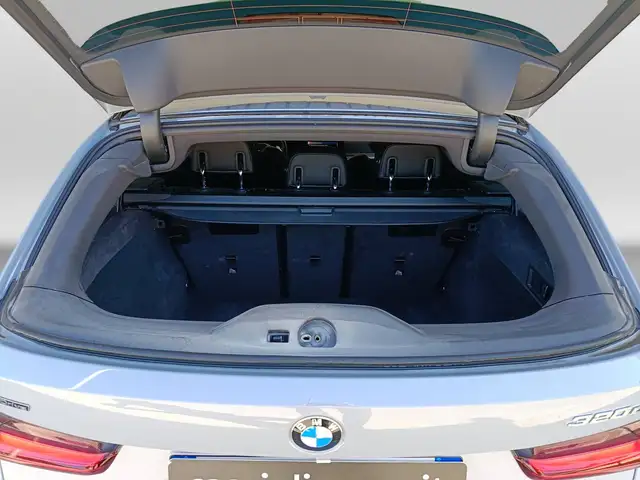 BMW 3 Series view 20