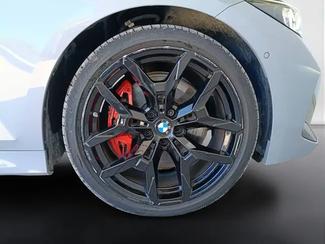 BMW 3 Series view 6