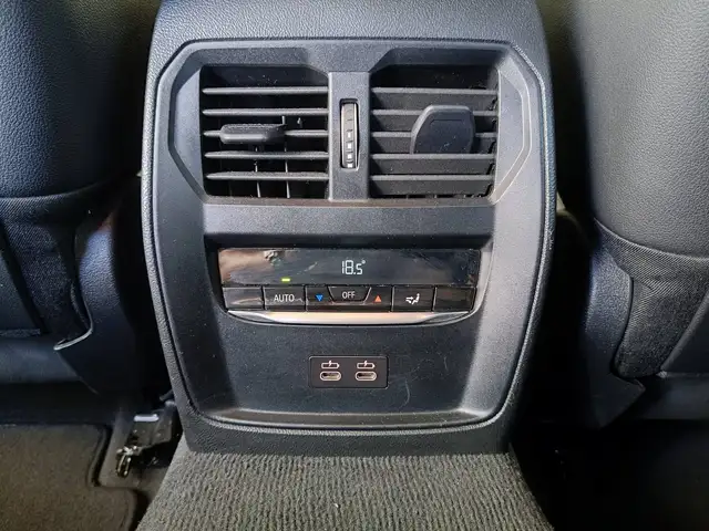 BMW 3 Series view 17