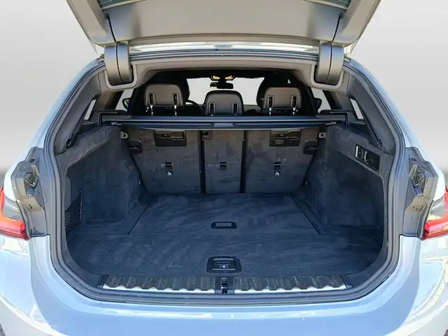 BMW 3 Series view 21