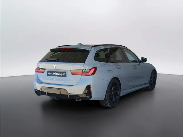 BMW 3 Series view 4