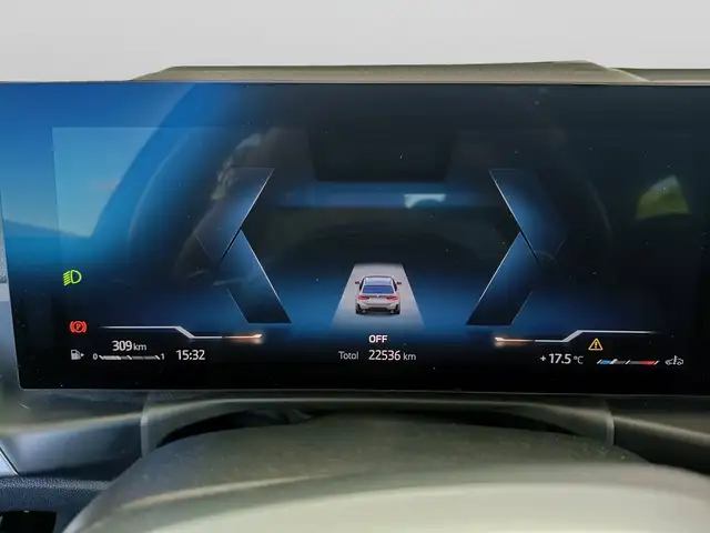 BMW 3 Series view 12