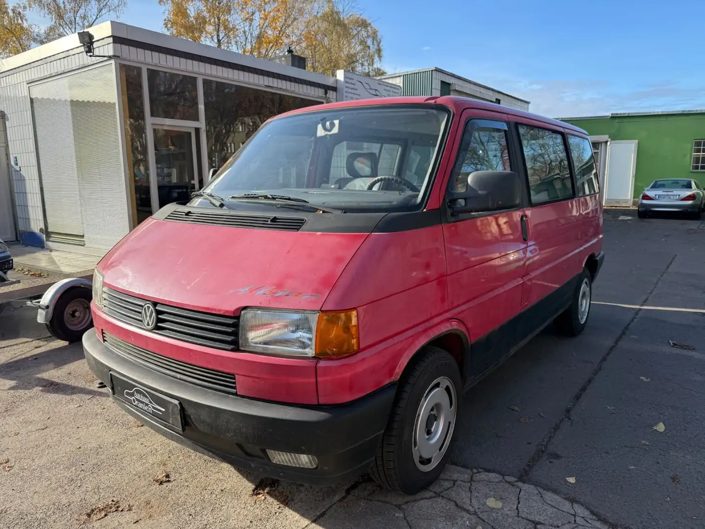Volkswagen T4 Multivan TÜV 9/2025,BETT+TISCH ,AHK Rot - 1