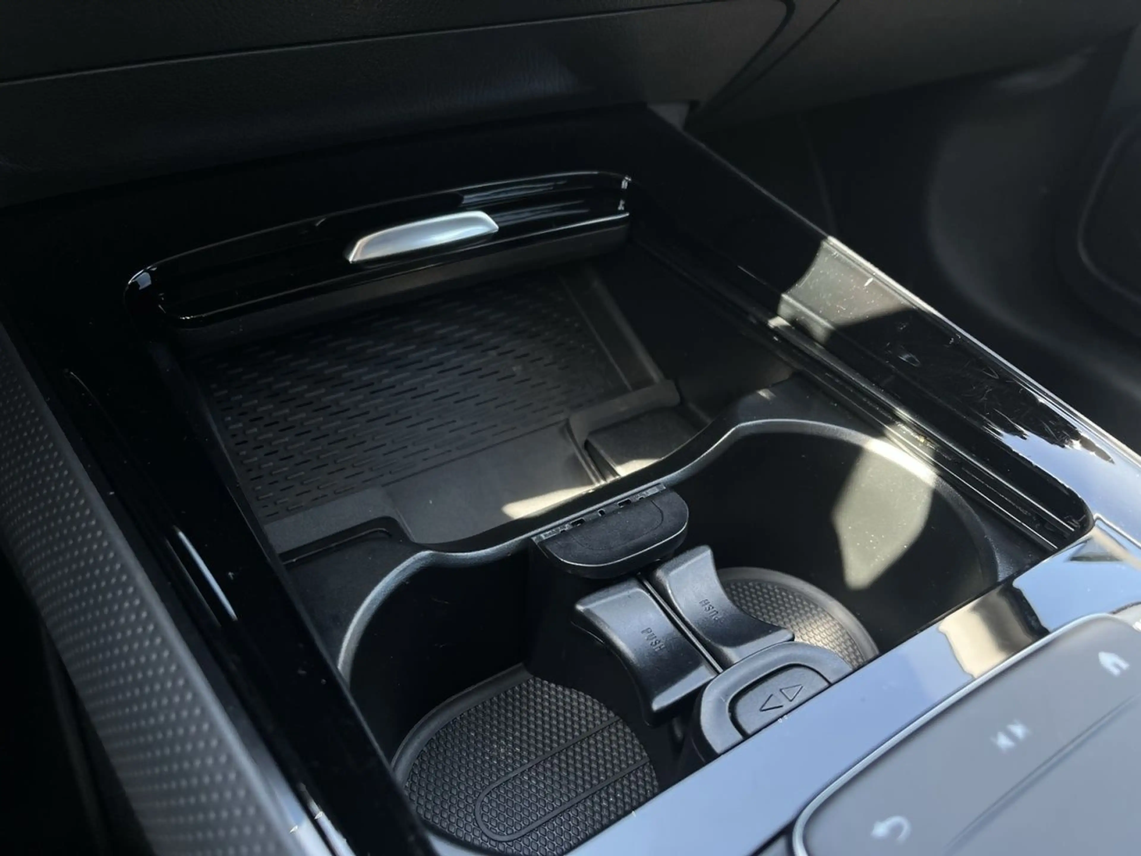 Mercedes-Benz GLA 180 d STYLE+KAM+LED+NAVI+PDC+WIDE+SHZ — photo 13