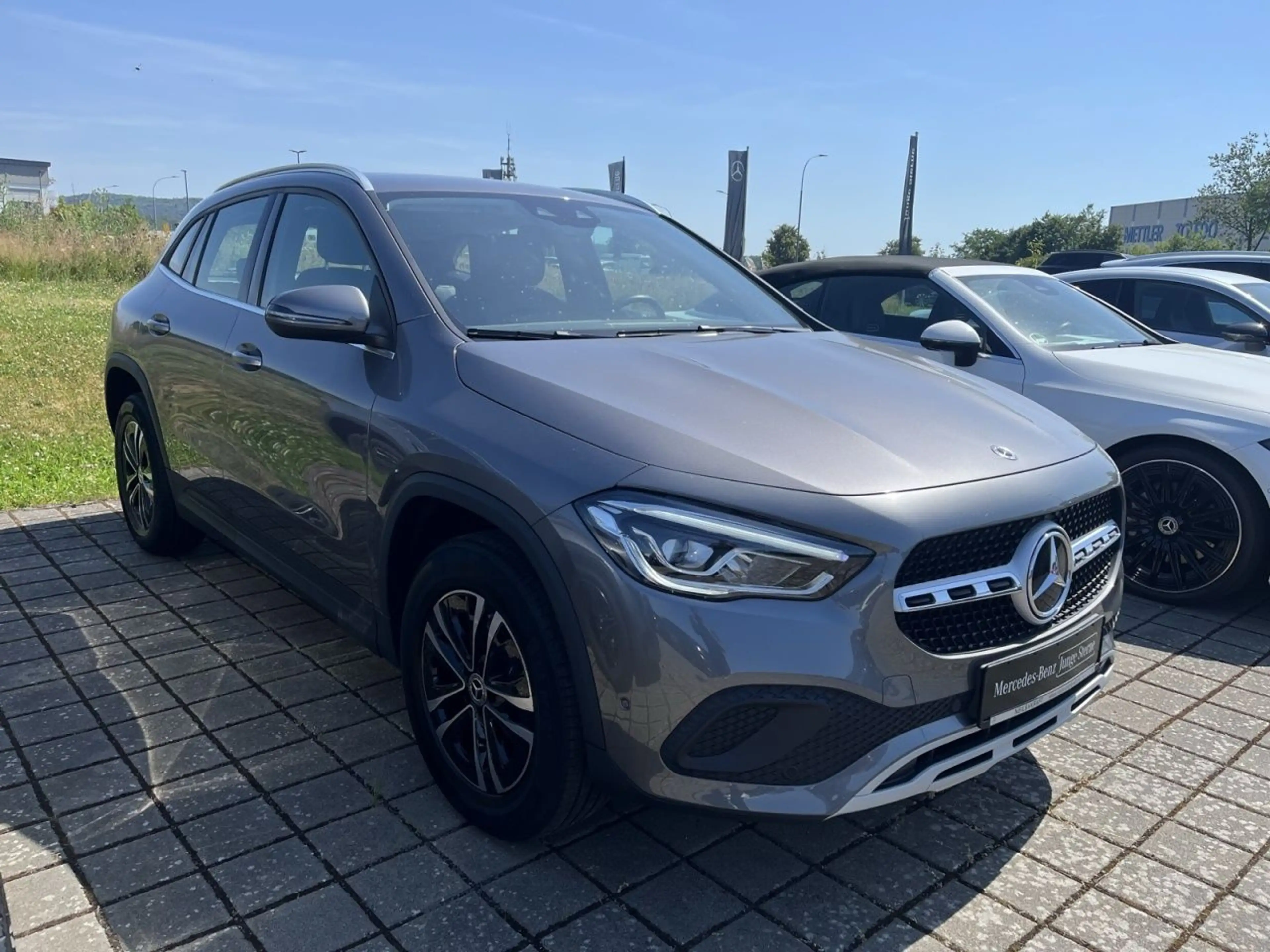 Mercedes-Benz GLA 180 d STYLE+KAM+LED+NAVI+PDC+WIDE+SHZ — photo 4