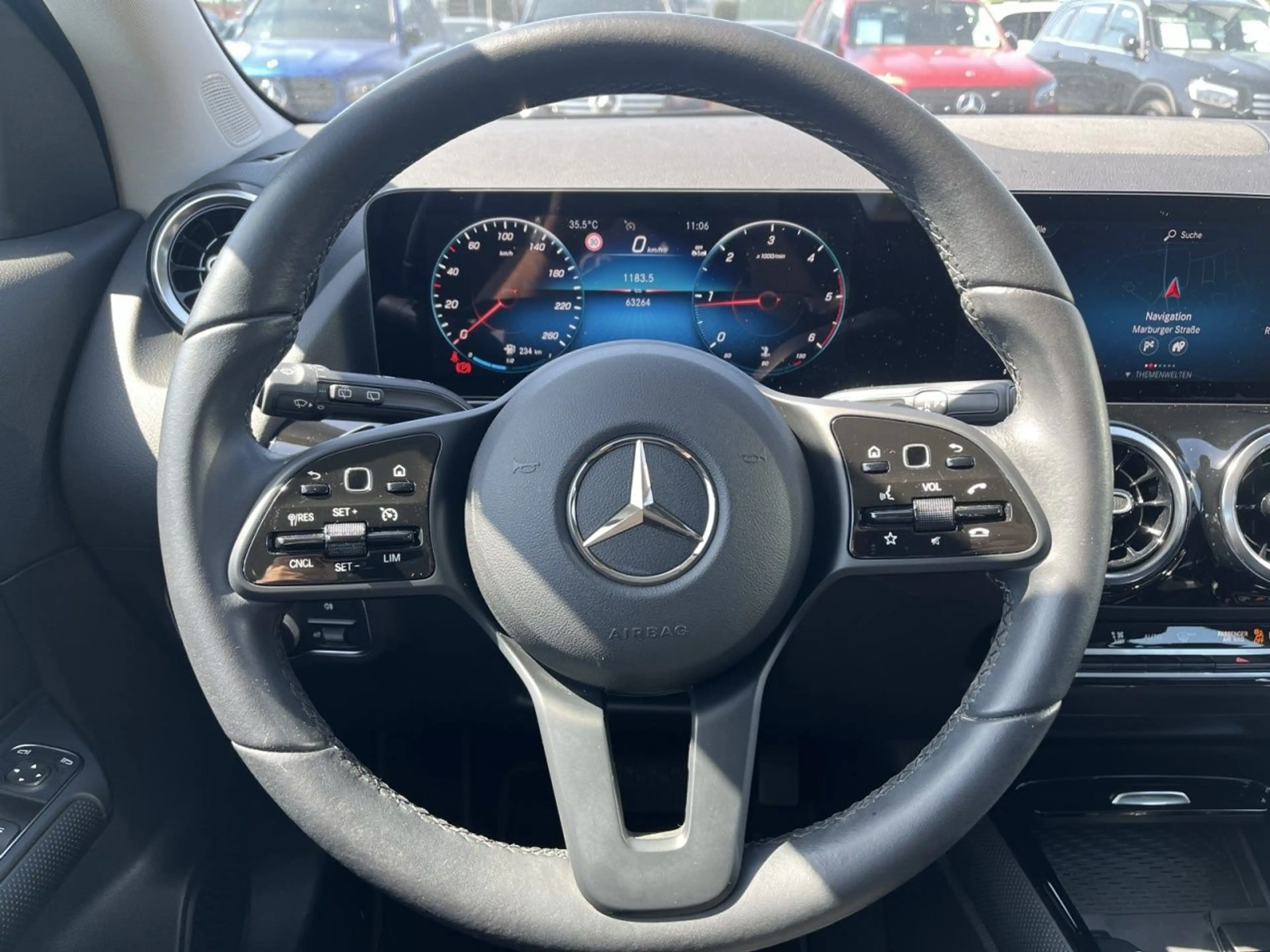 Mercedes-Benz GLA 180 d STYLE+KAM+LED+NAVI+PDC+WIDE+SHZ — photo 10