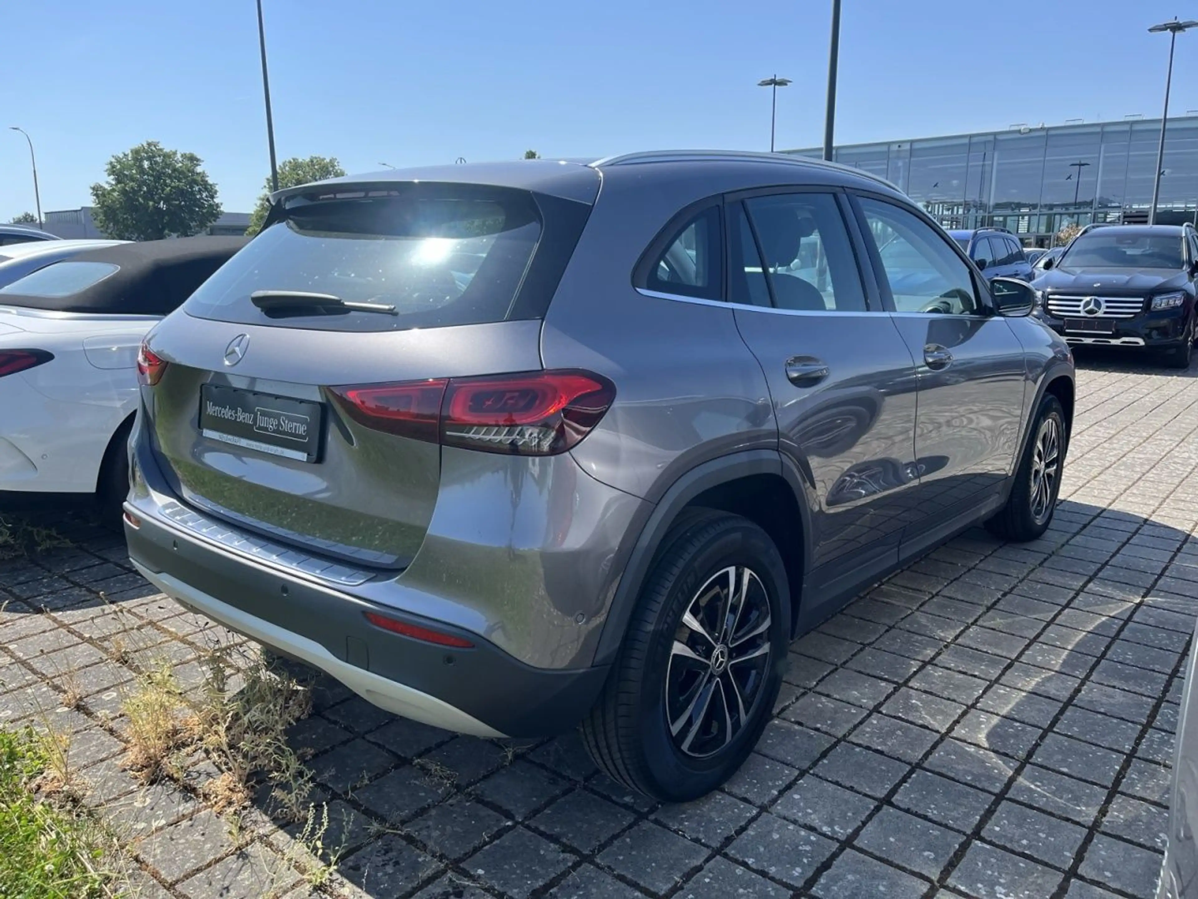 Mercedes-Benz GLA 180 d STYLE+KAM+LED+NAVI+PDC+WIDE+SHZ — photo 5