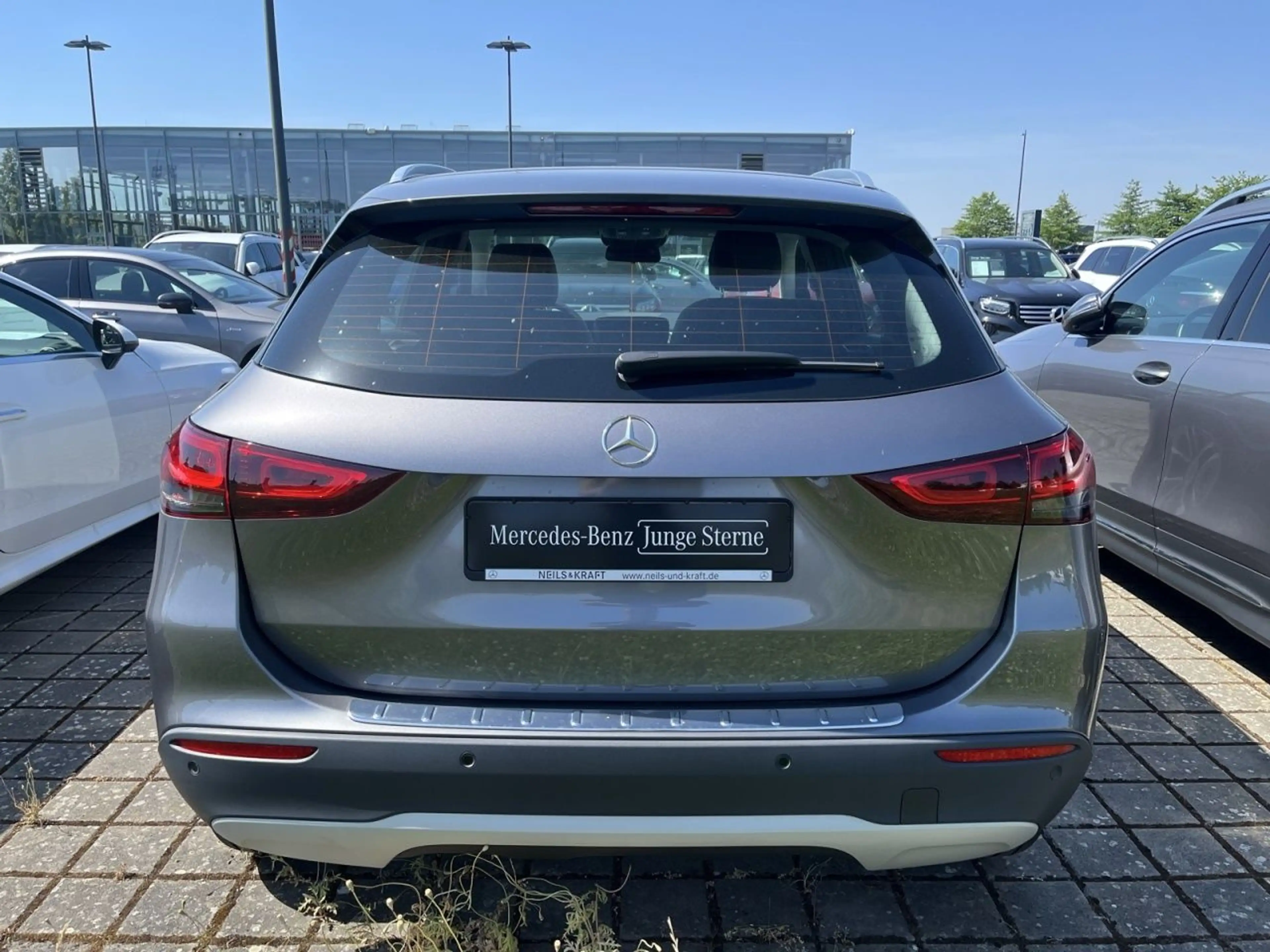 Mercedes-Benz GLA 180 d STYLE+KAM+LED+NAVI+PDC+WIDE+SHZ — photo 6