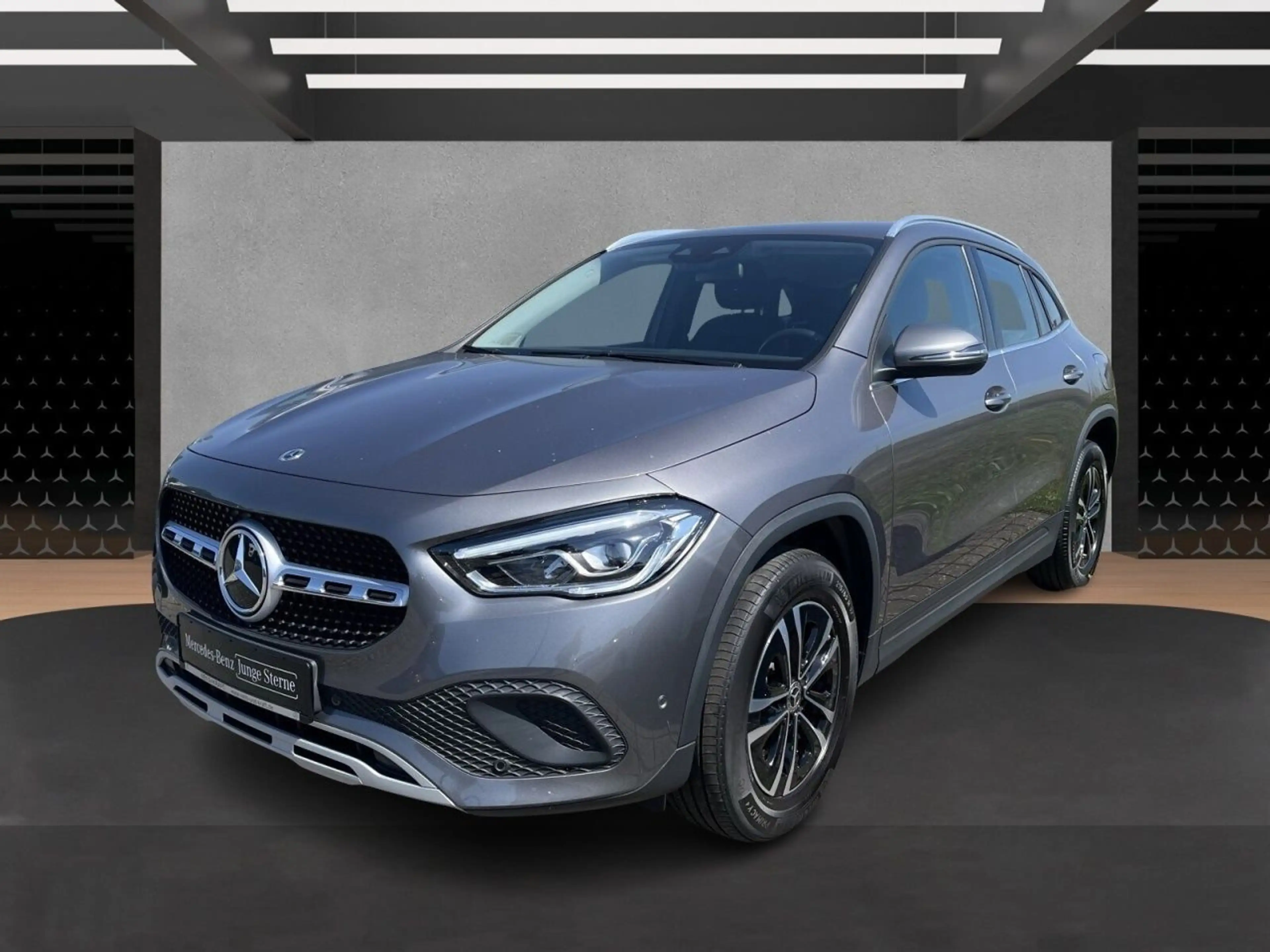 Mercedes-Benz GLA 180 d STYLE+KAM+LED+NAVI+PDC+WIDE+SHZ — photo 2