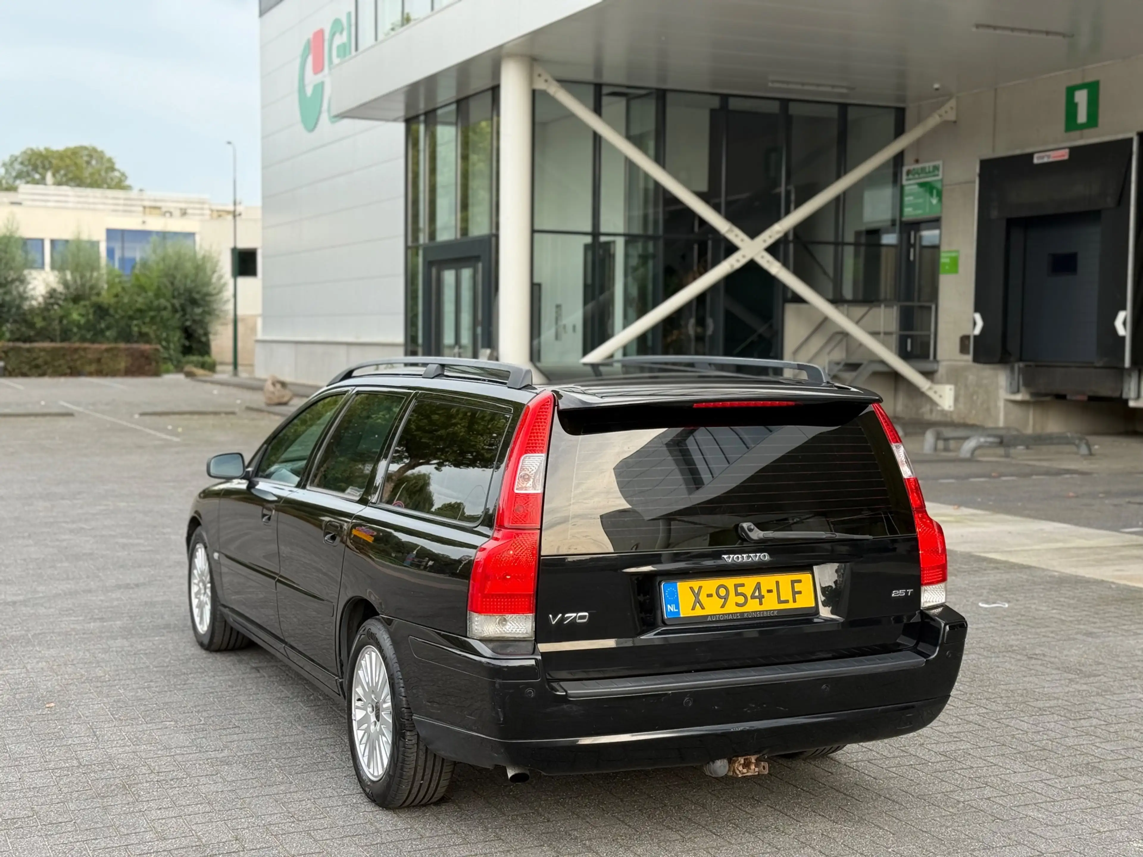 Volvo V70 2.5T Momentum AUTOMAAT LEDER/XENON/MEMORY! YOUNGTI — photo 6
