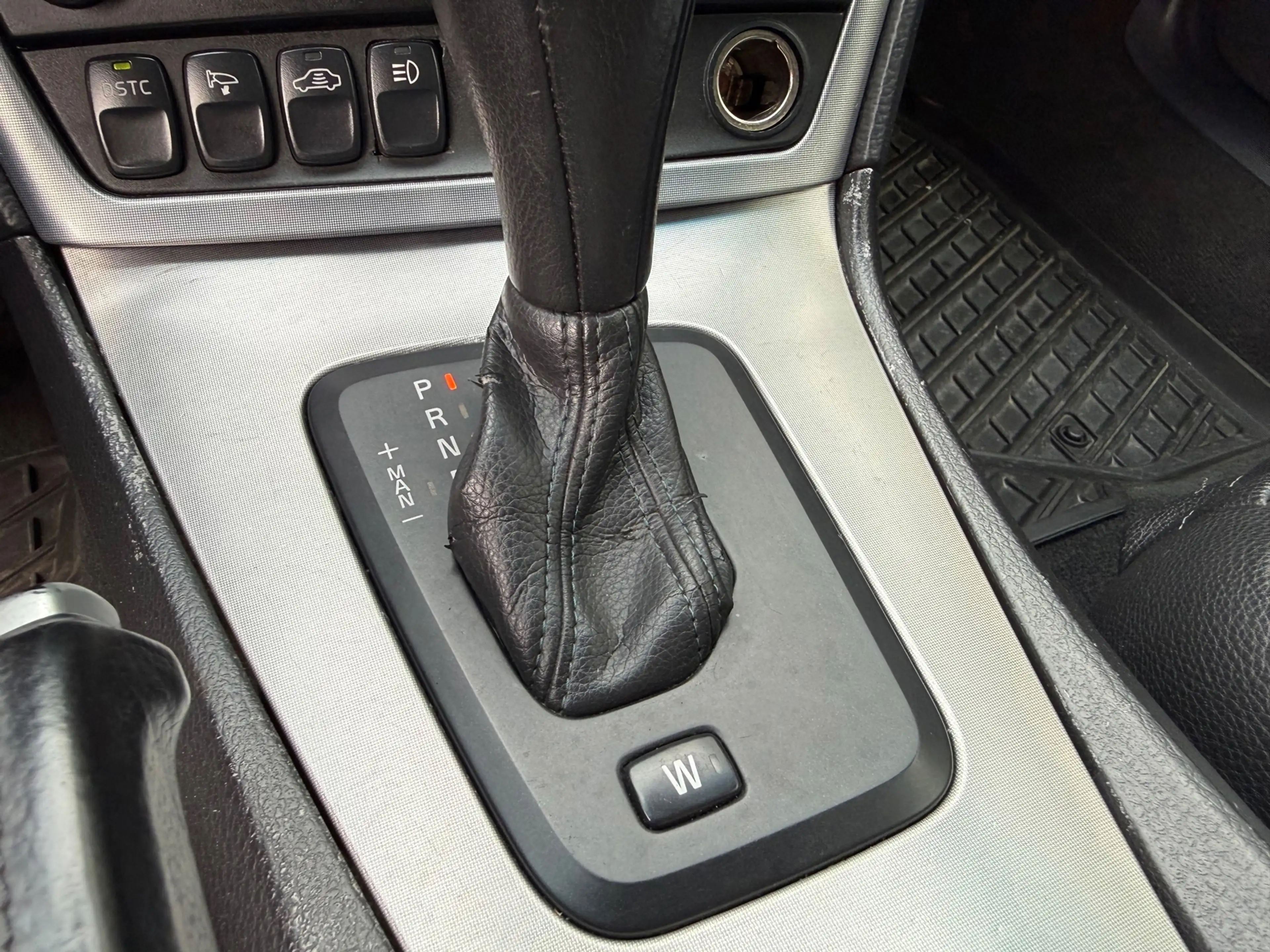Volvo V70 2.5T Momentum AUTOMAAT LEDER/XENON/MEMORY! YOUNGTI — photo 15