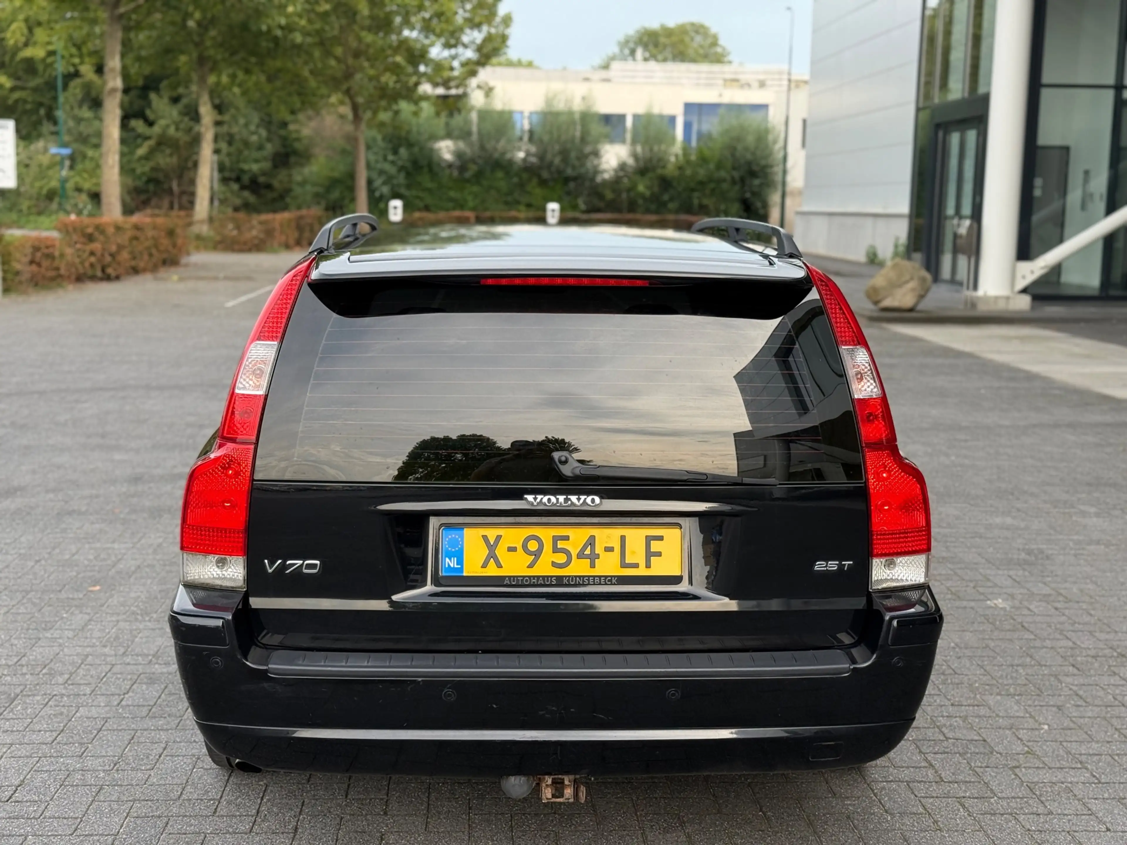 Volvo V70 2.5T Momentum AUTOMAAT LEDER/XENON/MEMORY! YOUNGTI — photo 5