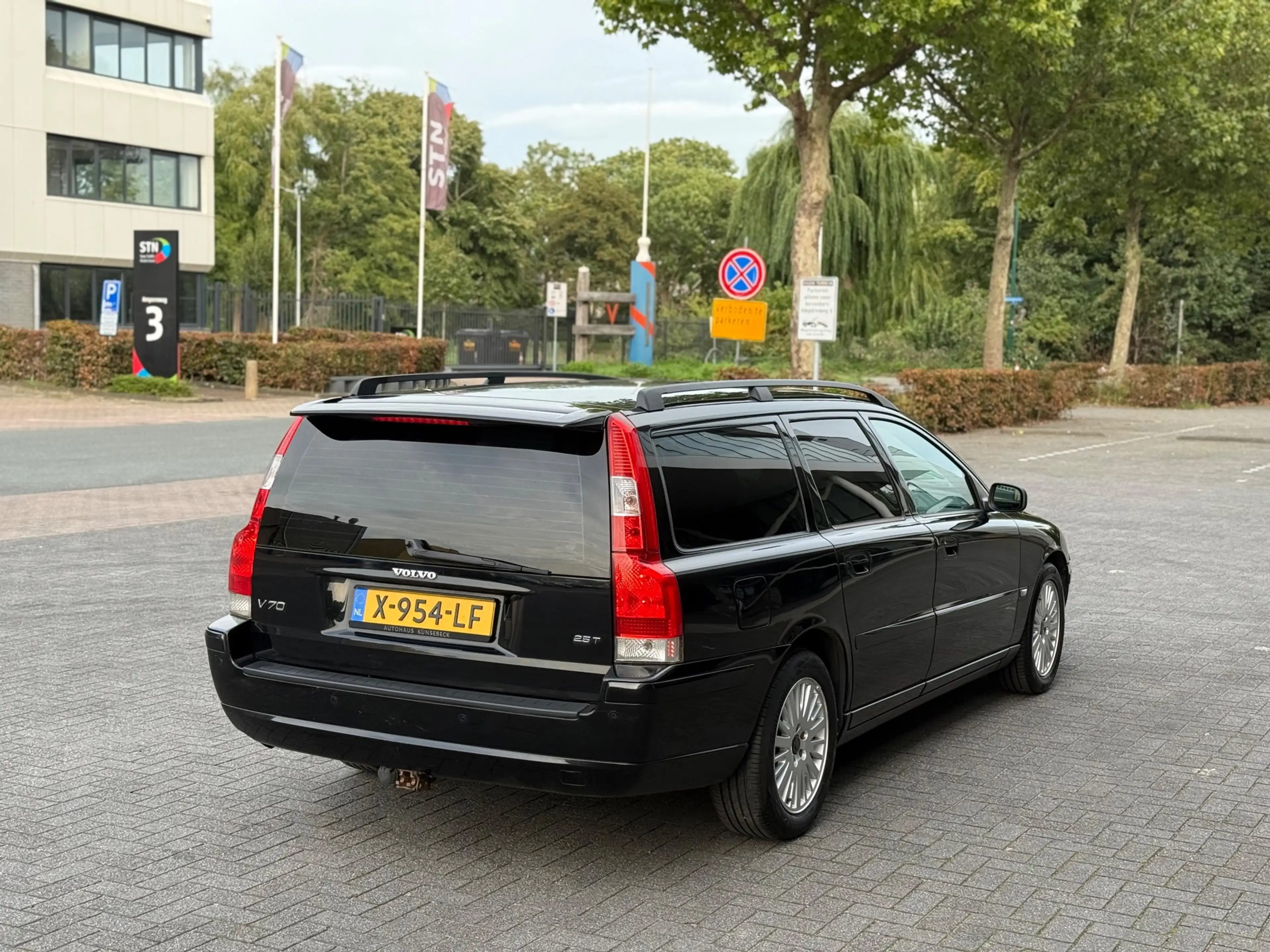 Volvo V70 2.5T Momentum AUTOMAAT LEDER/XENON/MEMORY! YOUNGTI — photo 4