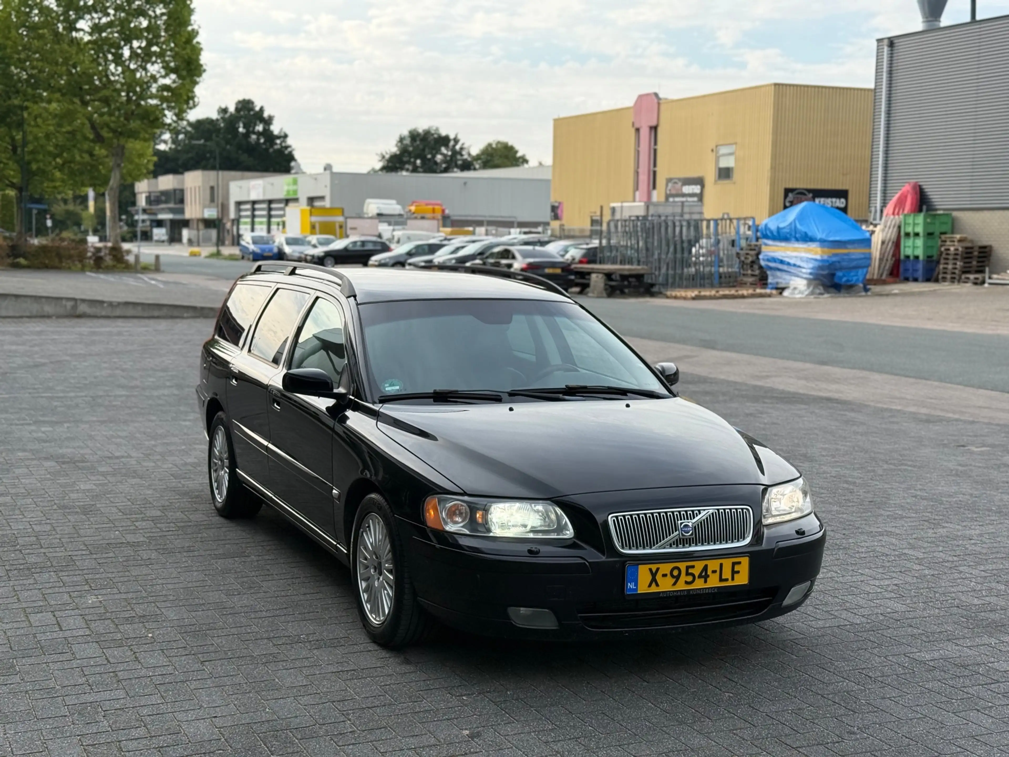 Volvo V70 2.5T Momentum AUTOMAAT LEDER/XENON/MEMORY! YOUNGTI — photo 3