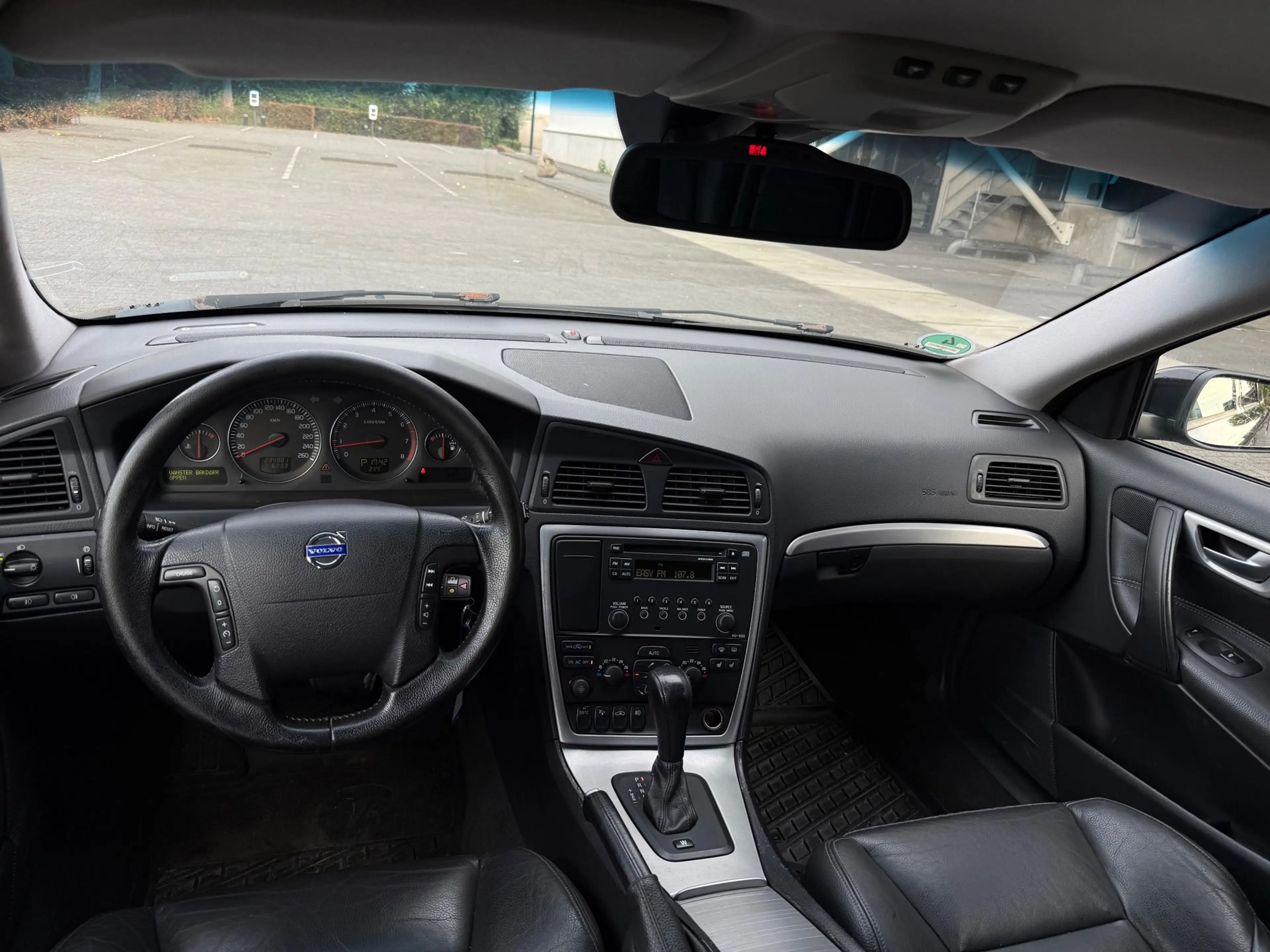 Volvo V70 2.5T Momentum AUTOMAAT LEDER/XENON/MEMORY! YOUNGTI — photo 12