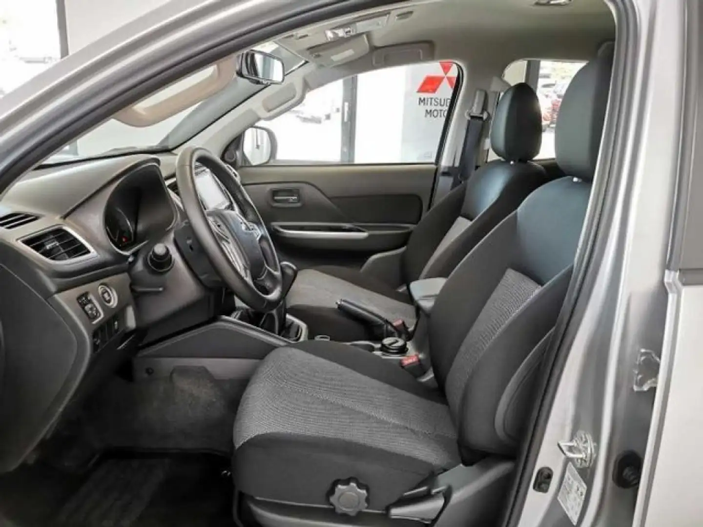 Mitsubishi L200 Double Cab Select Argent - 2