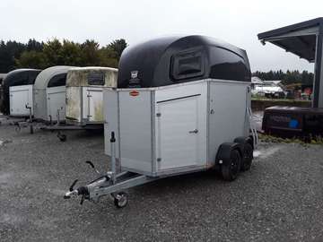 Champion Esprit Pferdeanhänger