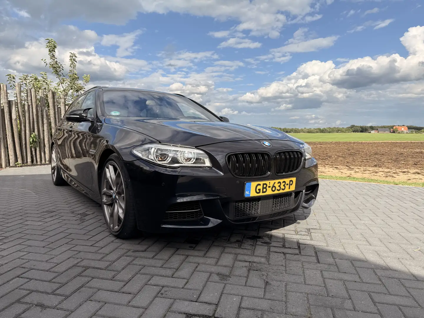 BMW 550 M550D XDrive. Head up, pano, stoelventilatie Zwart - 2
