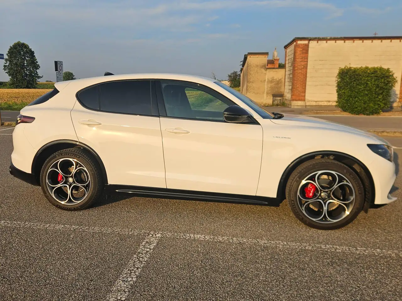 Alfa Romeo Stelvio 2025 — фото 7
