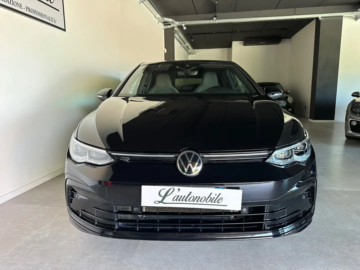 Volkswagen Golf VIII 1.5 etsi evo R-Line 150cv dsg Nero - 2