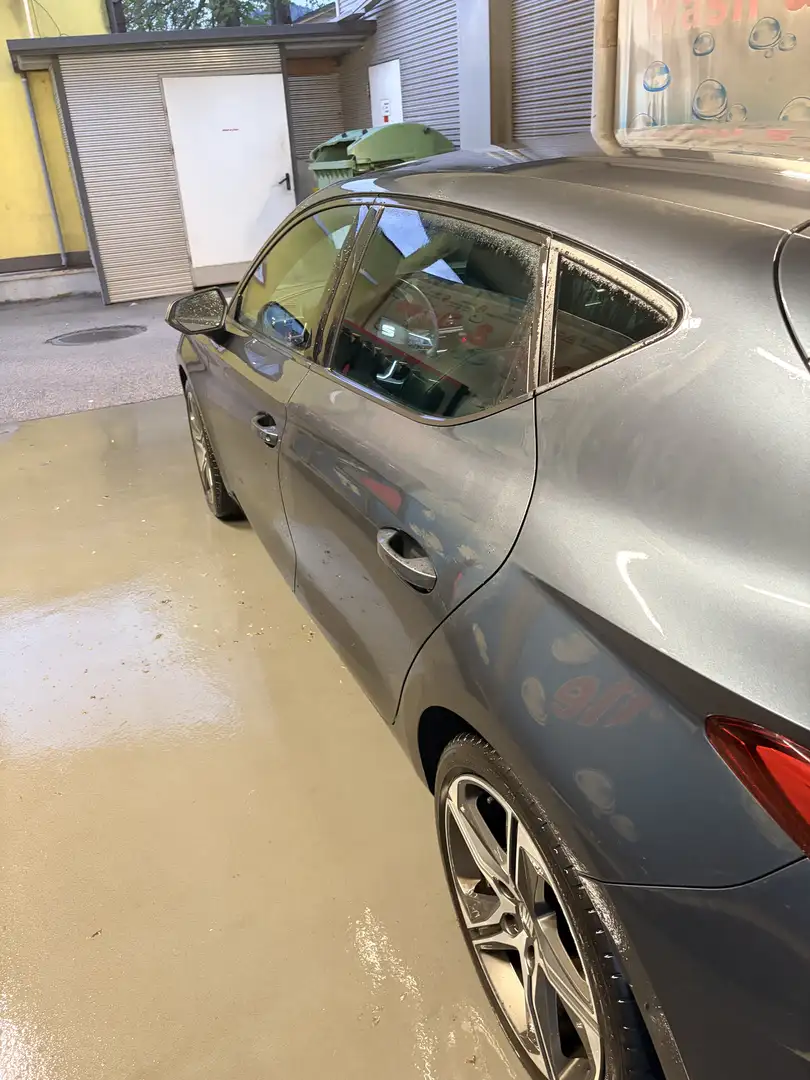 SEAT Leon 1.5 TSI ACT OPF FR Grau - 2