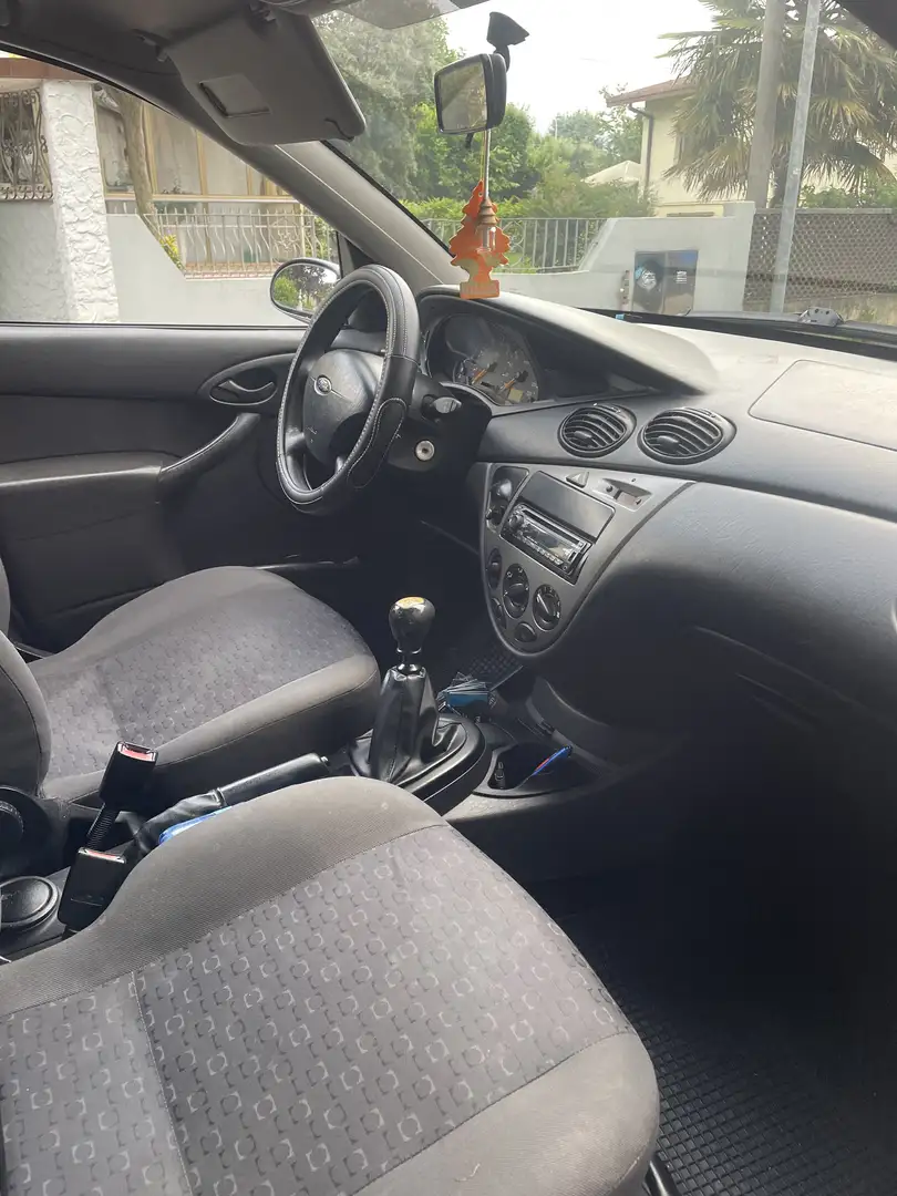 Ford Focus 5p 1.8 tdci Ambiente 100cv Argento - 1