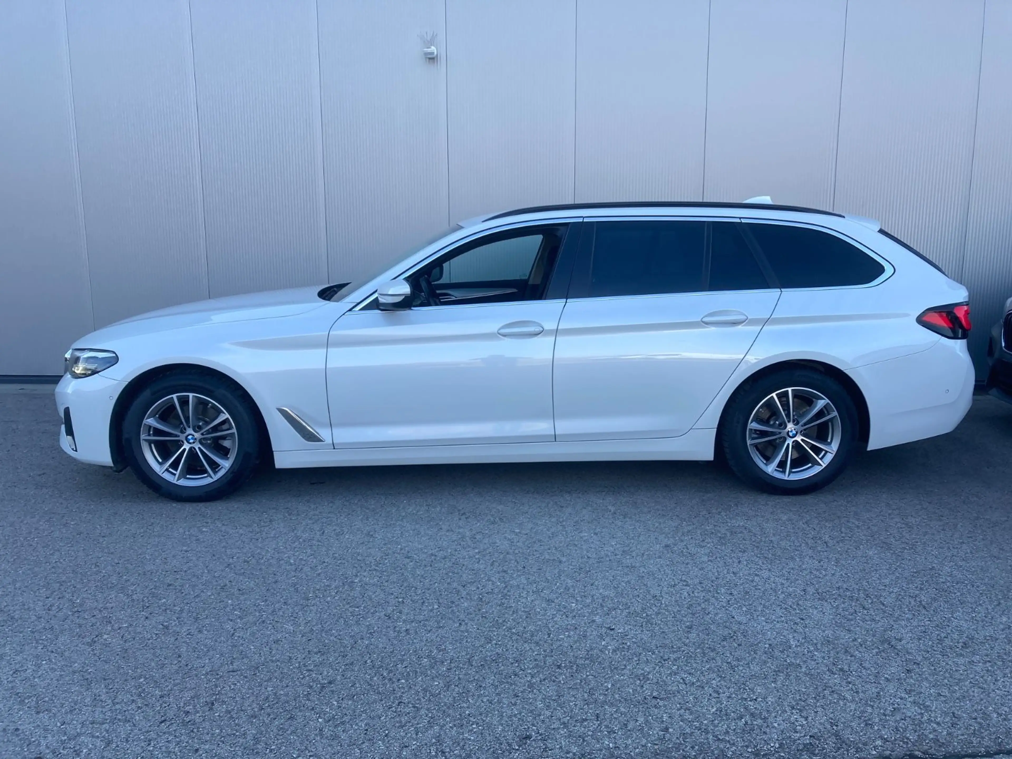 BMW 520 d Touring *DAB*WLAN*PDC* — photo 2