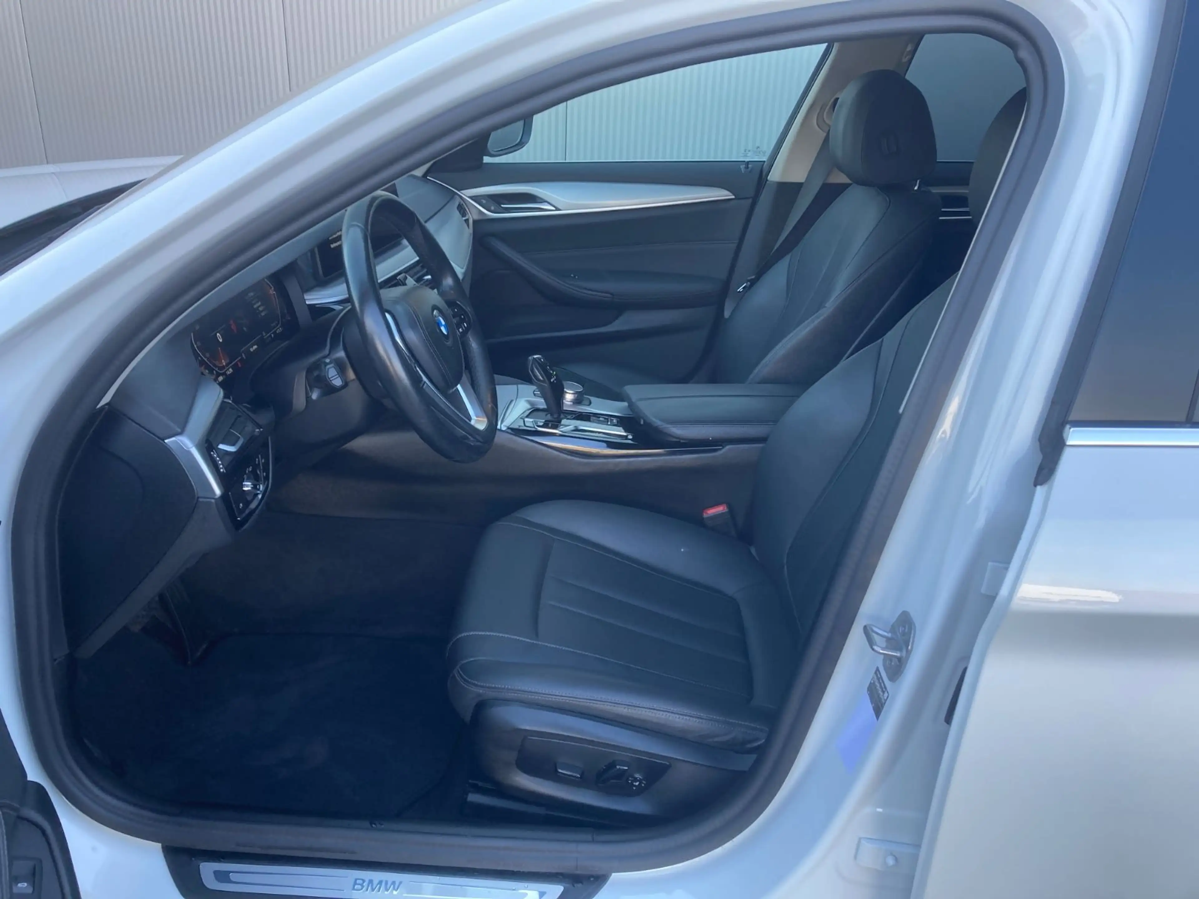 BMW 520 d Touring *DAB*WLAN*PDC* — photo 12