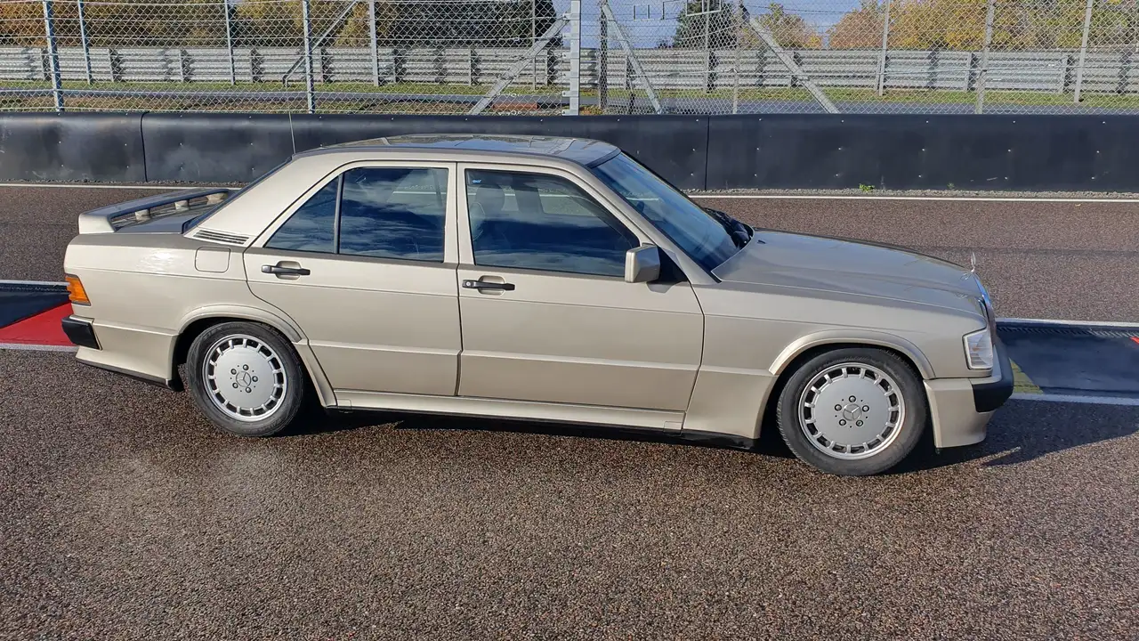 Mercedes-Benz 190 E 2.3-16 mit H-Kennzeichen, foto 11