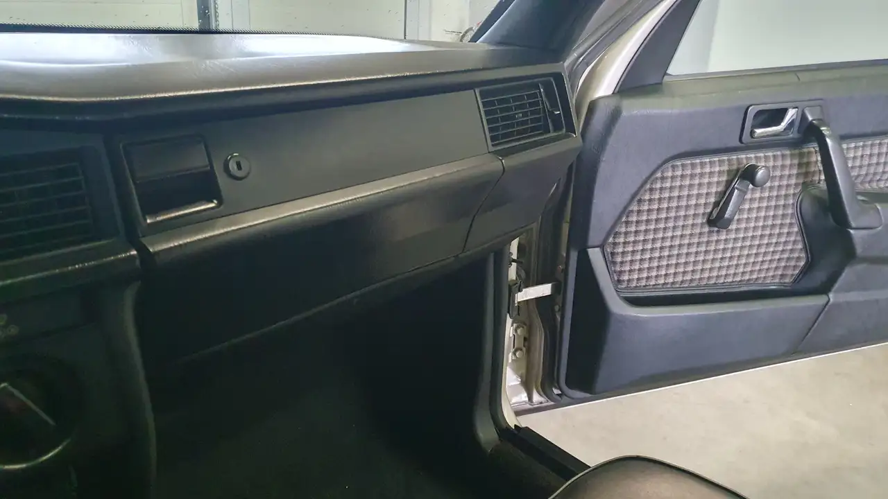 Mercedes-Benz 190 E 2.3-16 mit H-Kennzeichen, foto 8