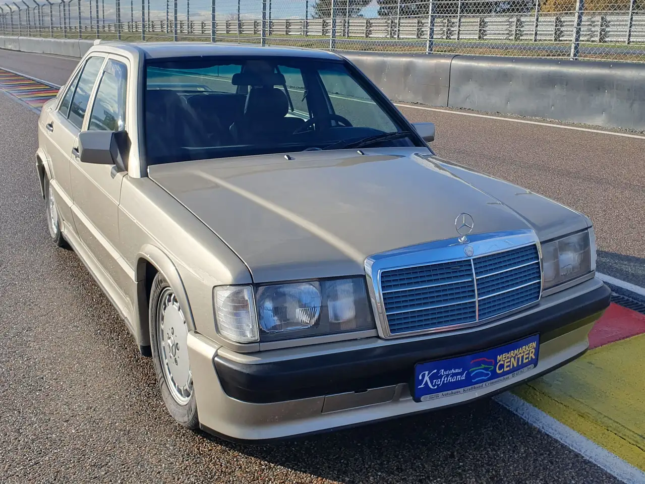 Mercedes-Benz 190 E 2.3-16 mit H-Kennzeichen, foto 12