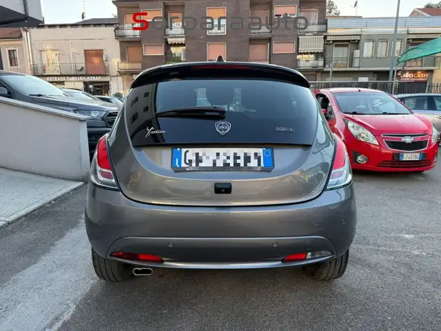 Lancia Ypsilon view 4