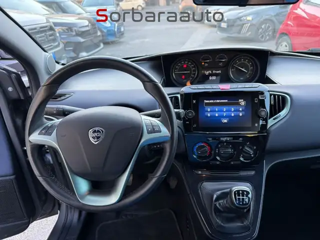 Lancia Ypsilon view 13