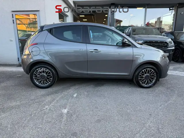 Lancia Ypsilon view 6