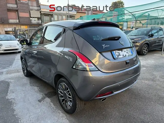 Lancia Ypsilon view 3