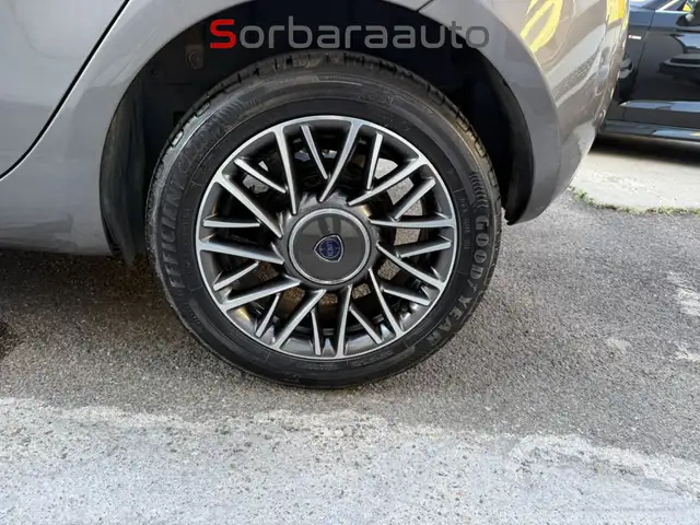 Lancia Ypsilon view 10