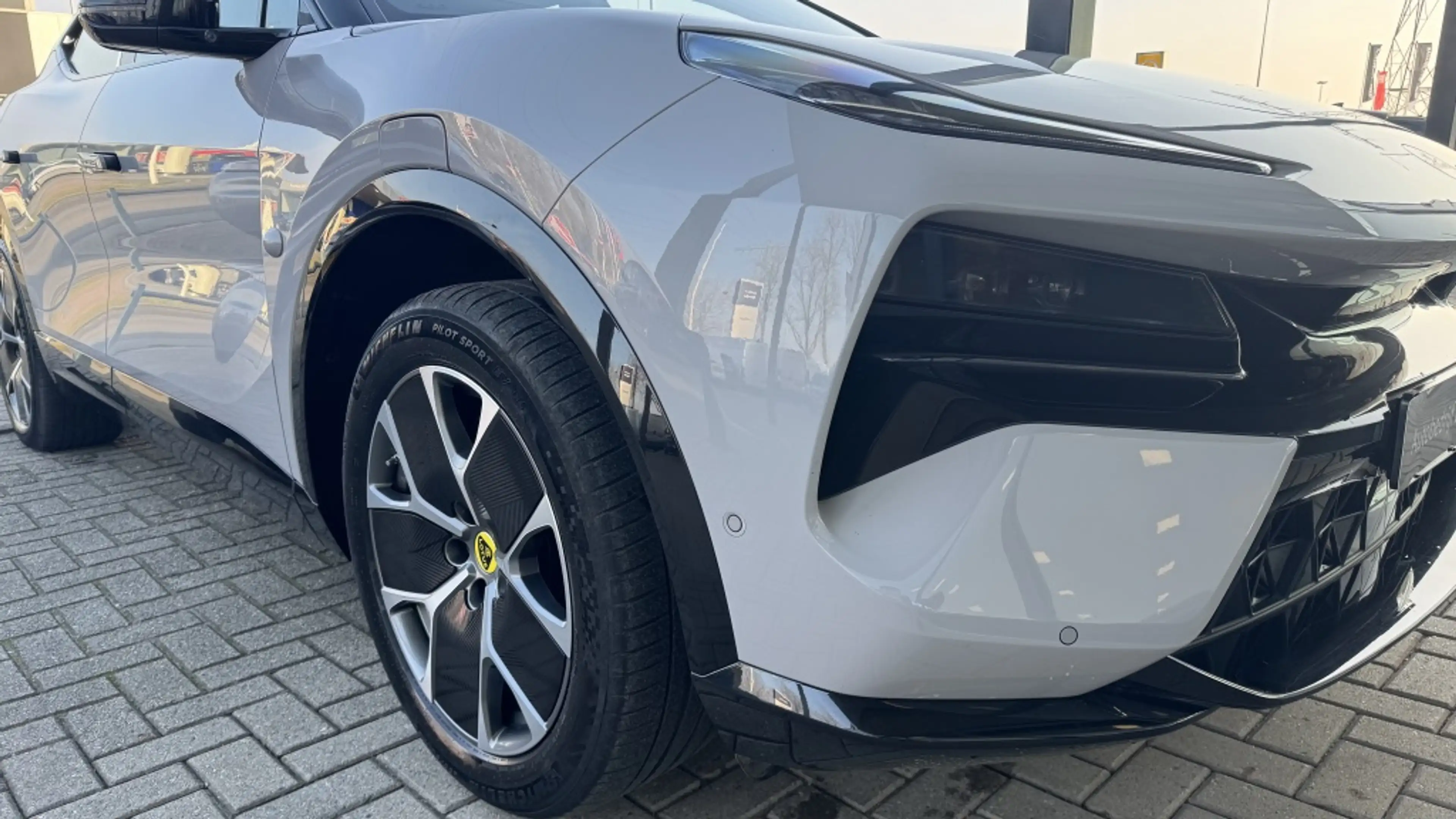 Lotus Eletre EDS 450 S 4WD | KEF Audio | HUD | 360 Camera — photo 28