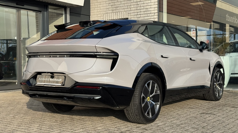 Lotus Eletre EDS 450 S 4WD | KEF Audio | HUD | 360 Camera — photo 8