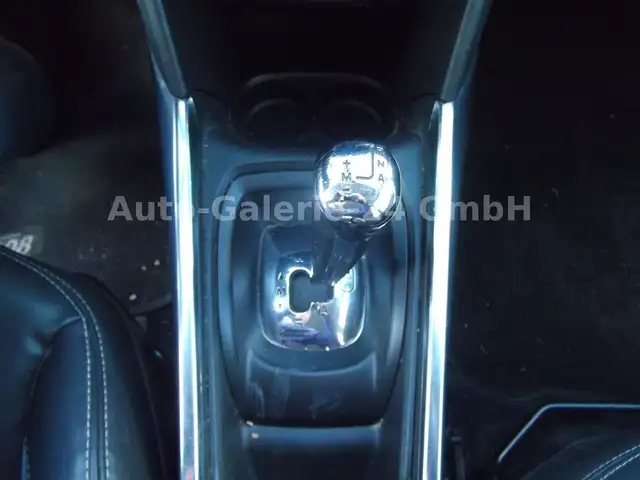 Peugeot 2008 view 15