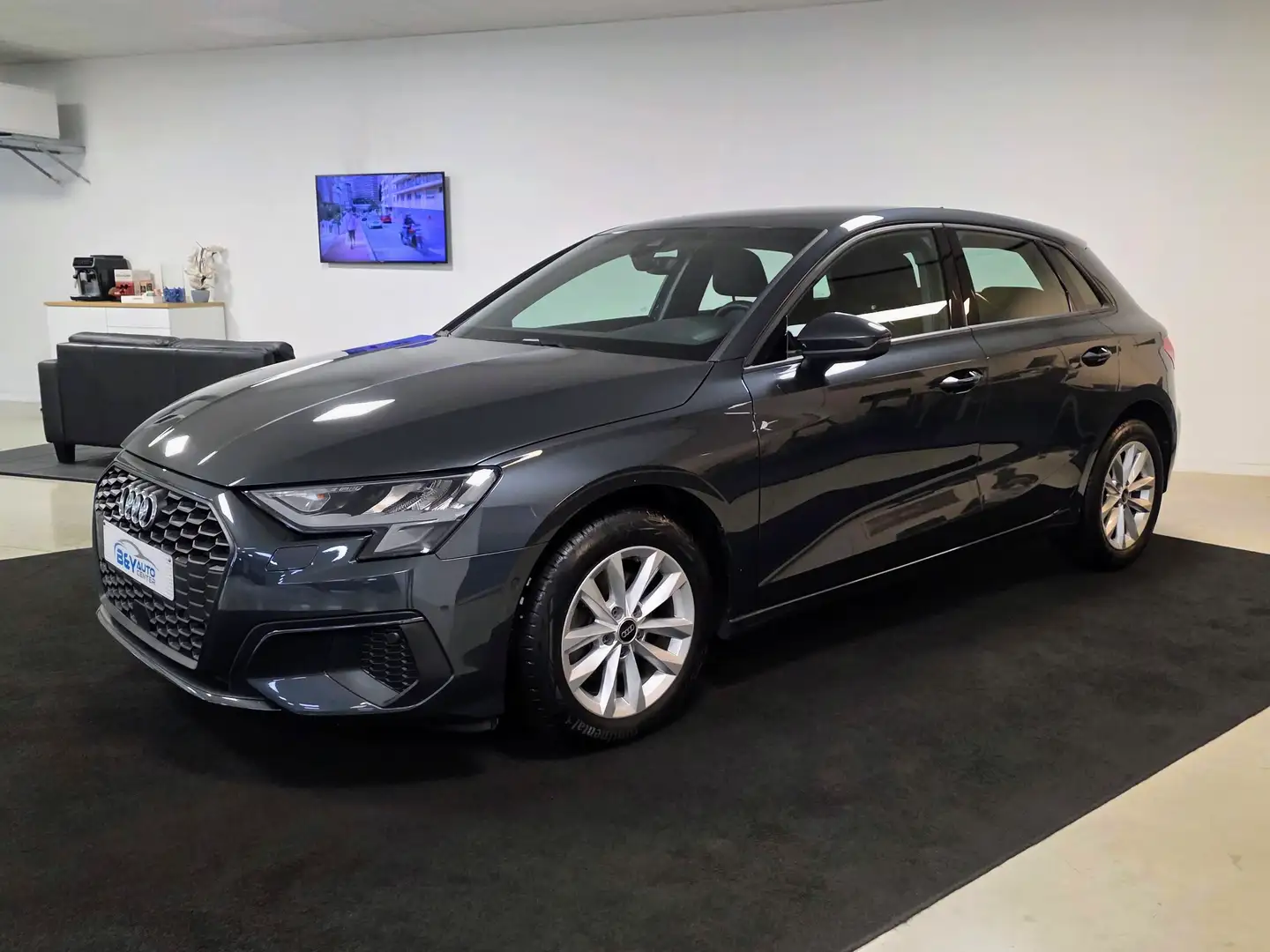 Audi A3 30TDI S tronic / Leder / Automaat / Btw aftrekbaar Grau - 2