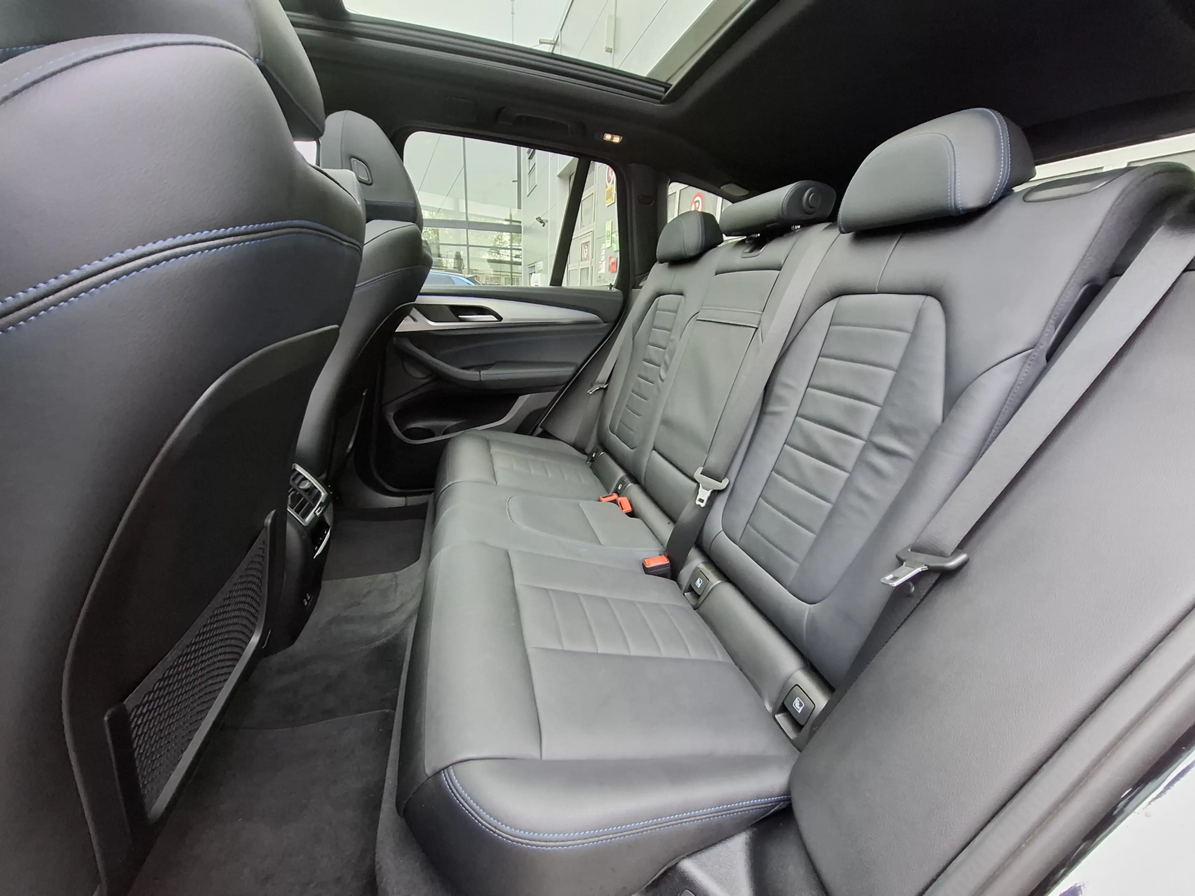 BMW iX3 High Executive M-sport 80 kWh | SoH 96.6% | Naviga — photo 17