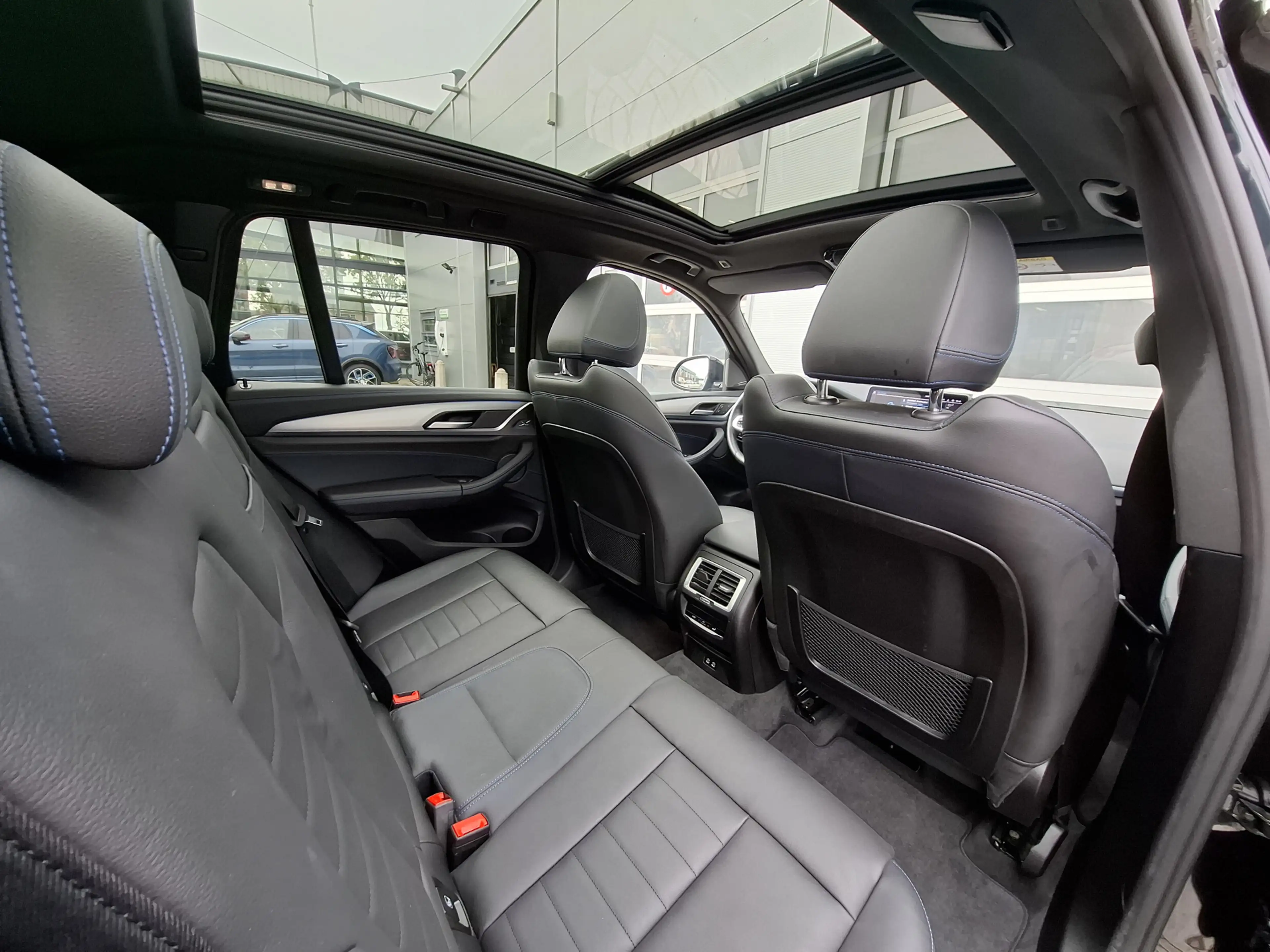 BMW iX3 High Executive M-sport 80 kWh | SoH 96.6% | Naviga — photo 29