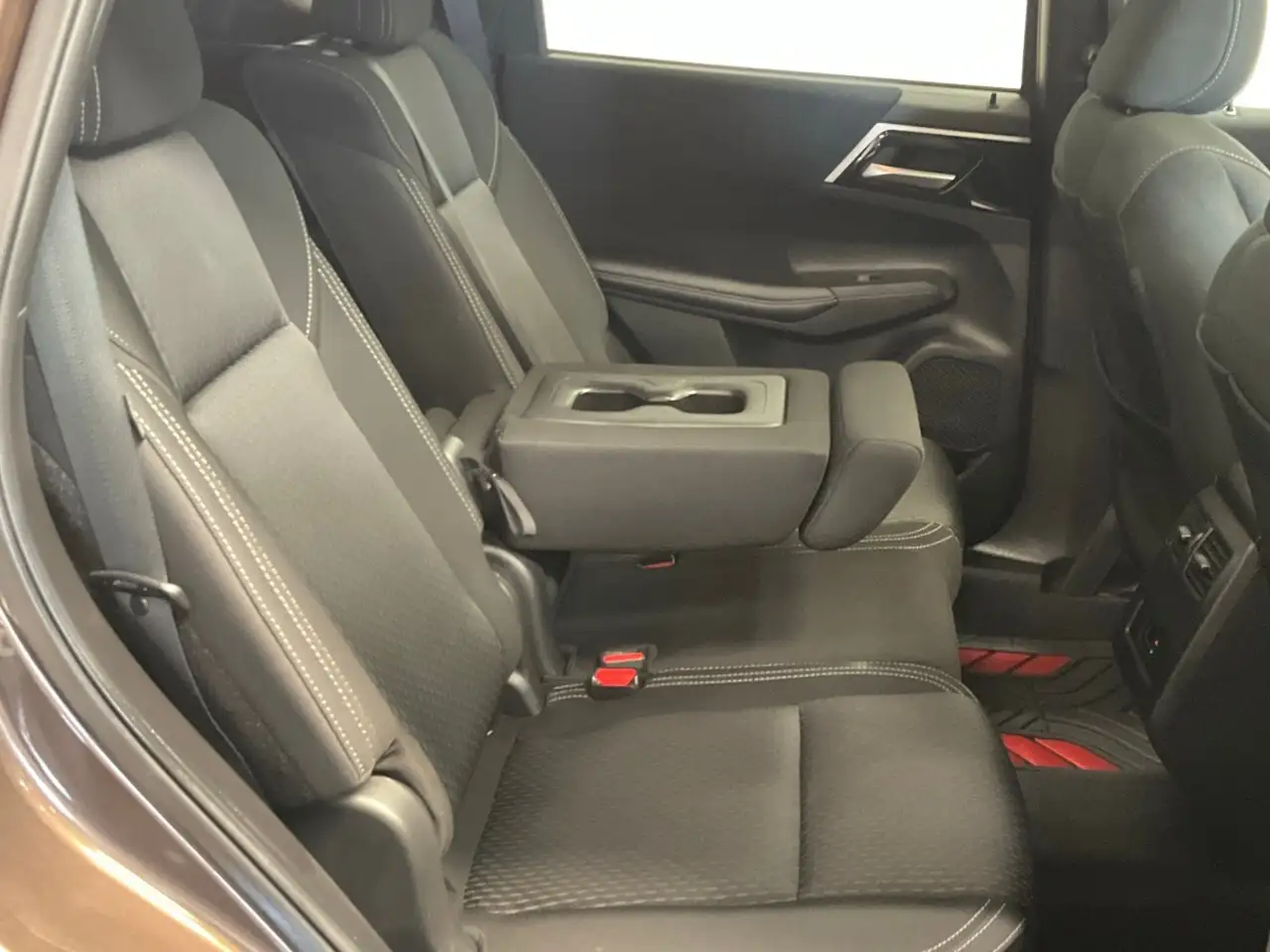 Mitsubishi Outlander снимка Mitsubishi Outlander