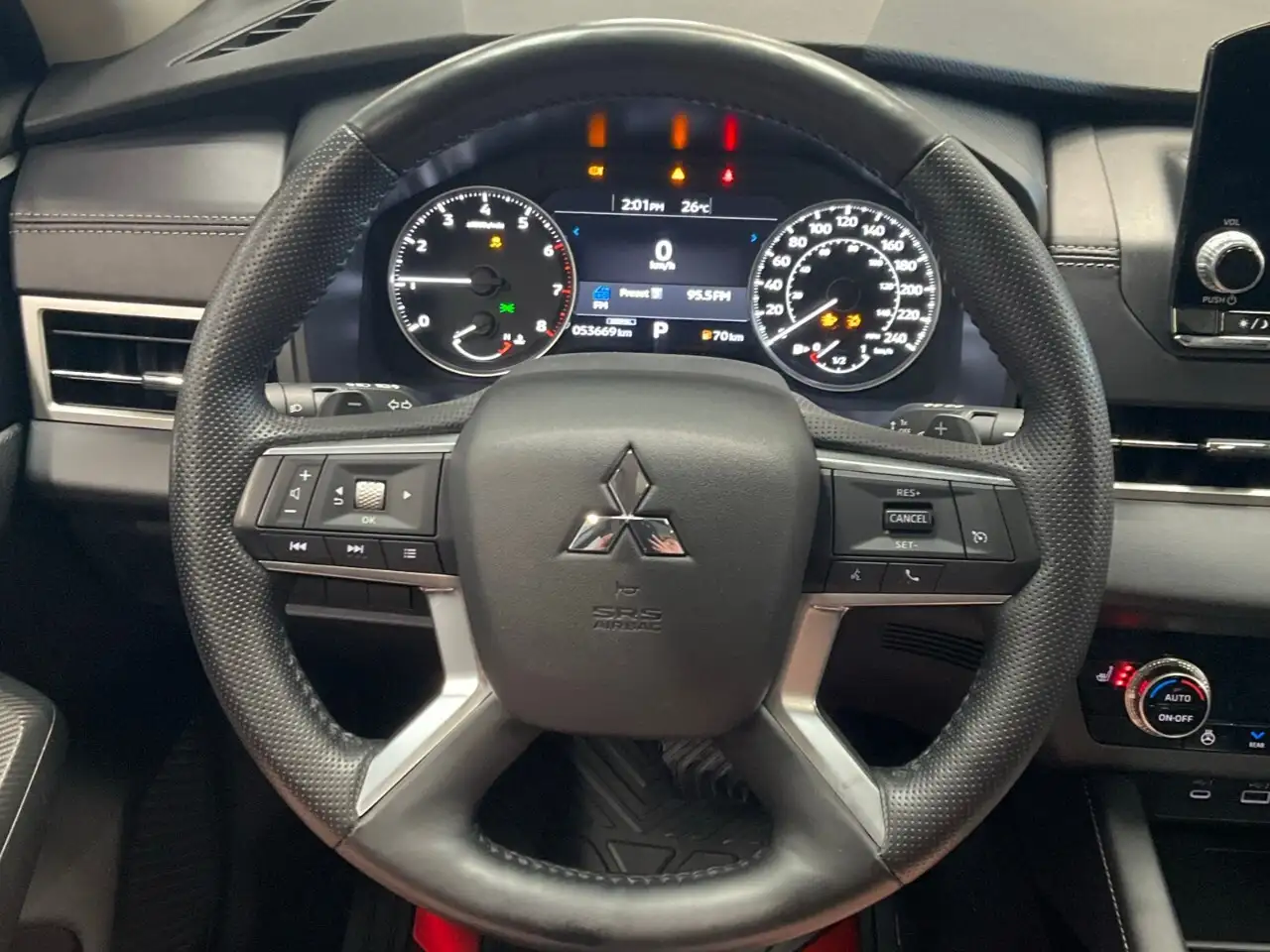 Mitsubishi Outlander снимка Mitsubishi Outlander