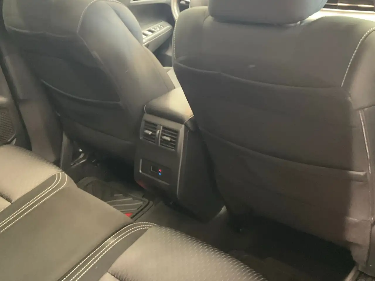Mitsubishi Outlander снимка Mitsubishi Outlander